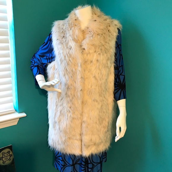 👚 Rachel Zoe Faux Fur Vest - Picture 4 of 5